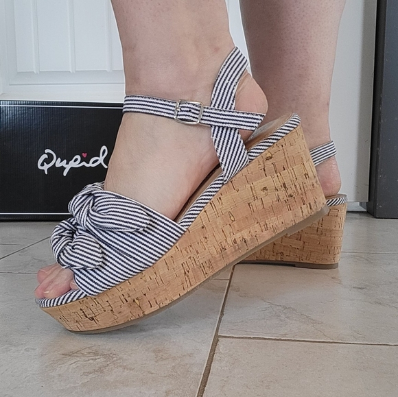 Espadrilles - Picture 3 of 3